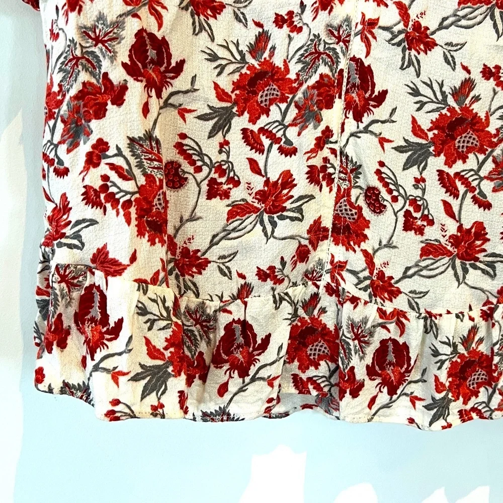 Lucky Brand Floral Short Sleeve V-Neck Top Shirt Blouse. Peplum Hem. size small - Picture 4 of 5